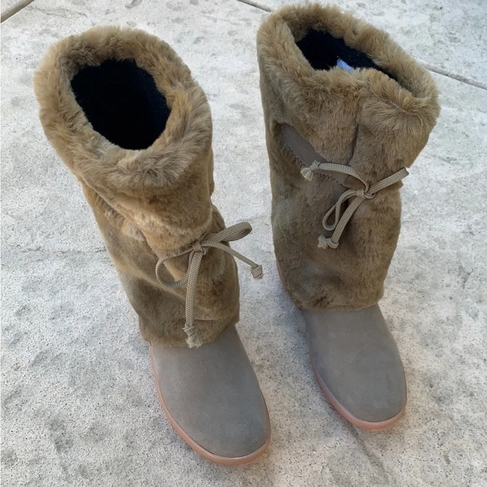 Oscar Sport Women's Faux Fur Ski Apres Tan Winter Boots Size 38/7.5-8 NWOT